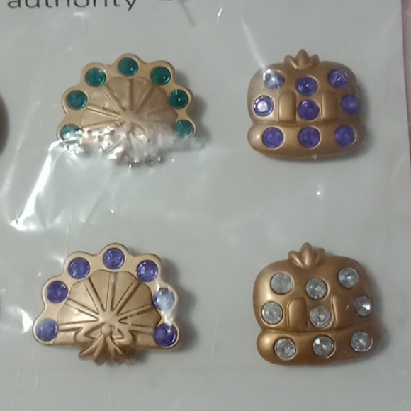 Vintage Diane Von Furstenberg Holiday Treasures Button Covers New Dead stock - Picture 4 of 6